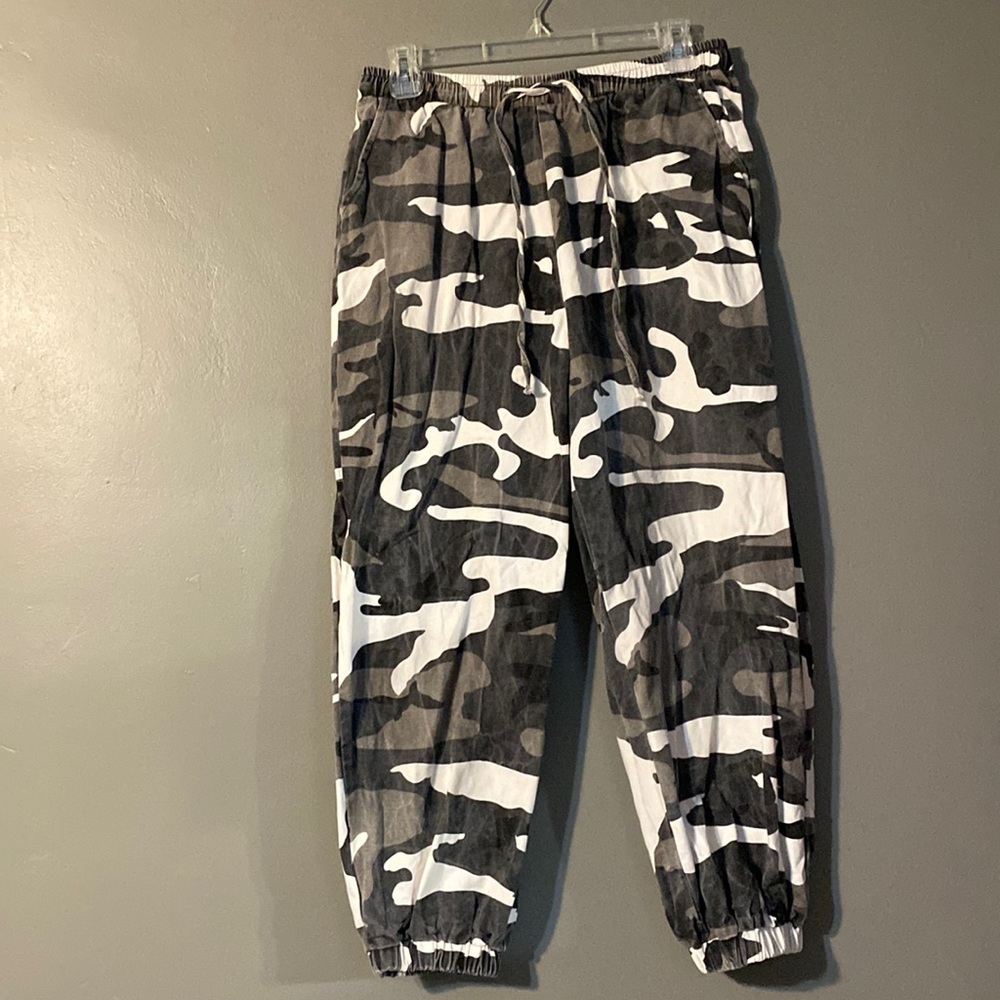 faded camo drawstring pants